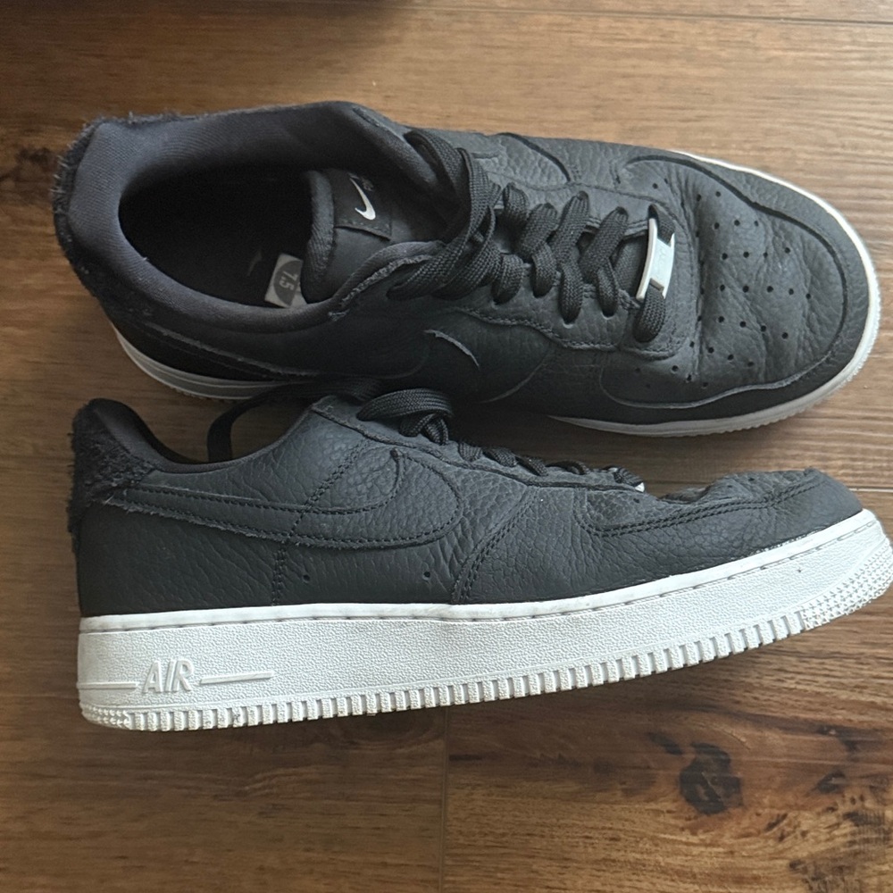 Nike Black and White Men's Sneakers